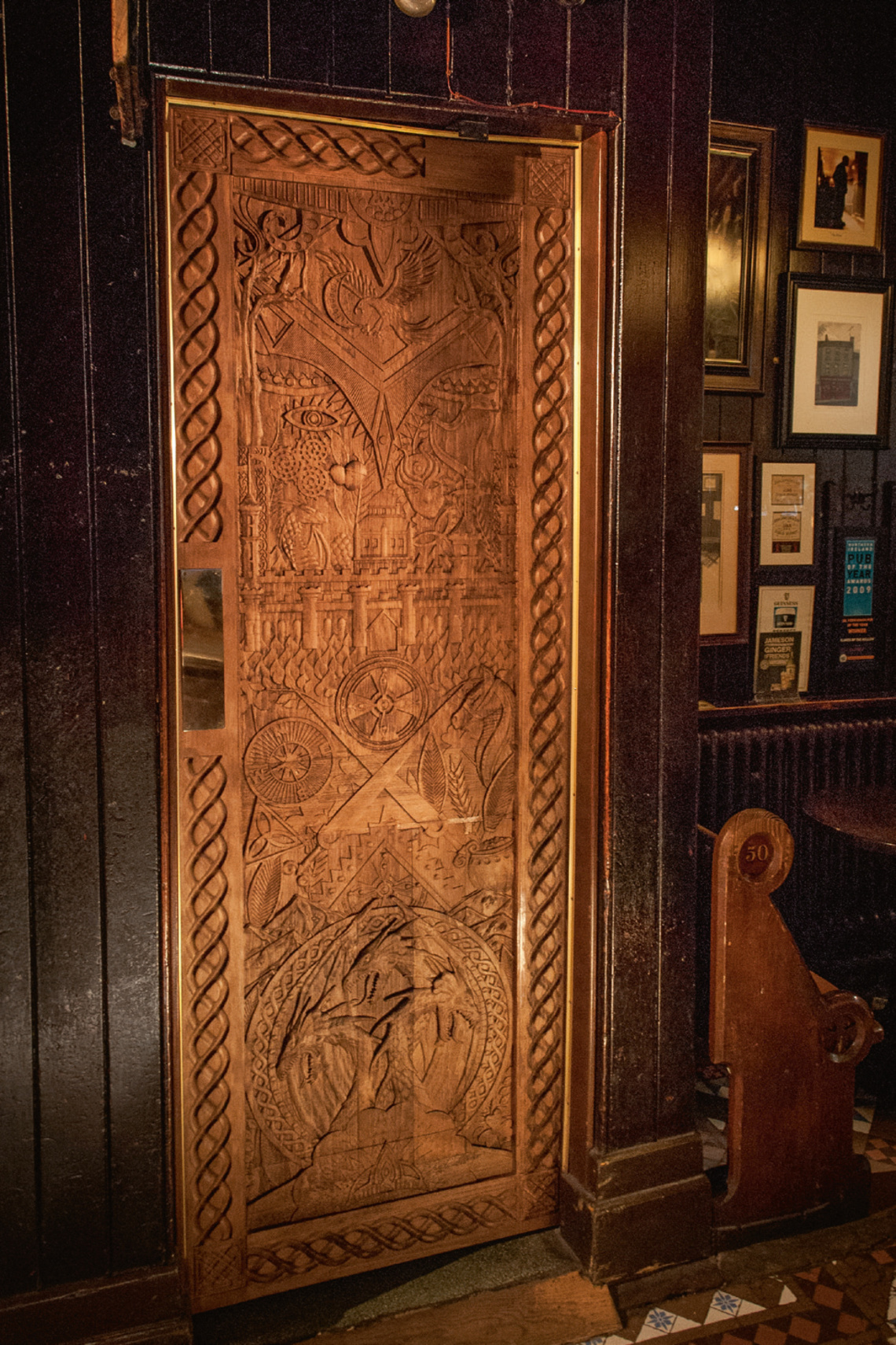 Outdoor campaign titled “Doors of Thrones” for Tourism Ireland, referencing the series Games of Thrones and designed to celebrate the country’s connection with the award-winning show. A series of 10 beautifully crafted doors were carved from trees that fell during a storm at the show’s filming location, each depicting an episode from the show’s Season 6. These were hung in pubs at various tourism hotspots across the country.